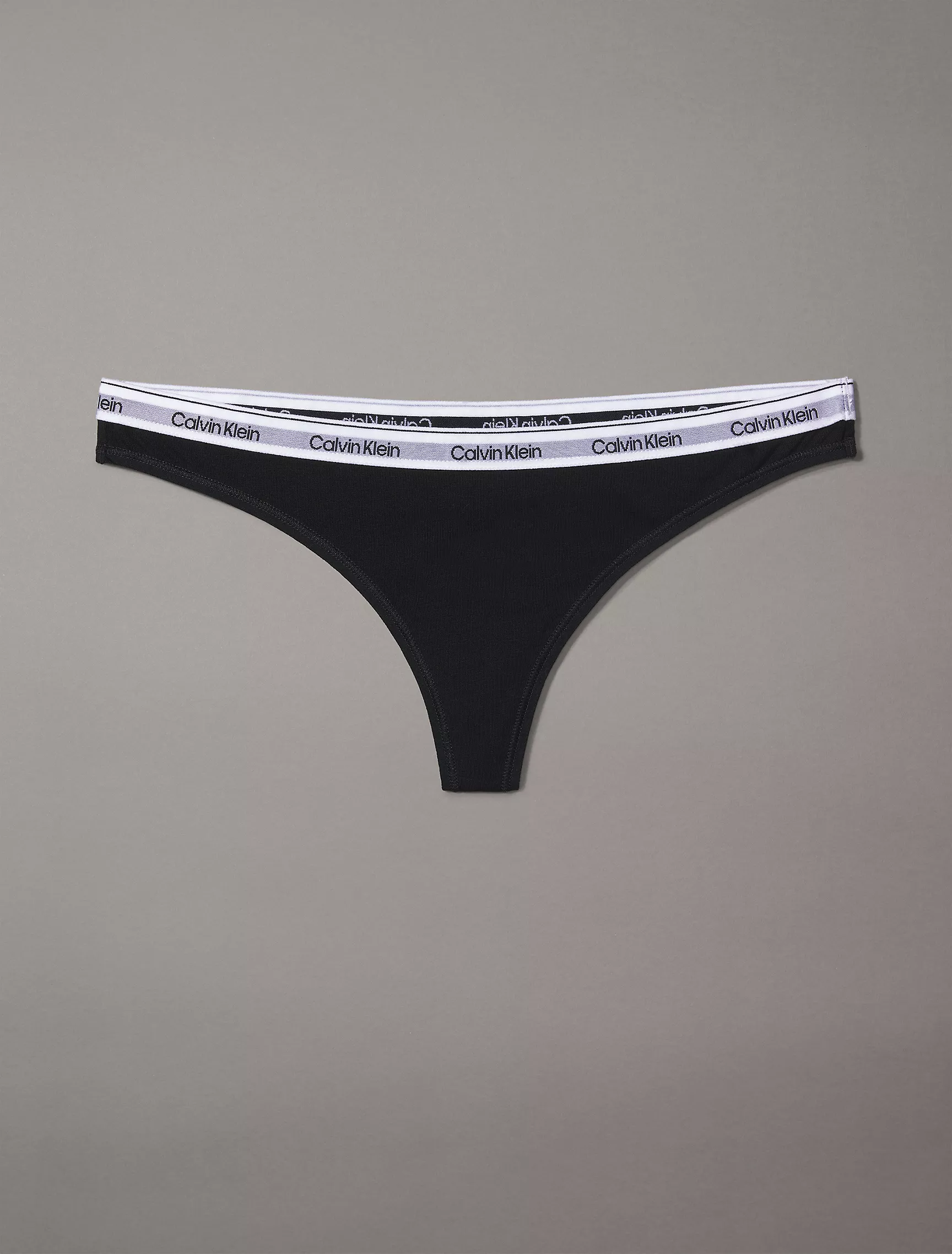 Tanga Calvin Klein Icon Negro Elástico Fino - Imagen 3